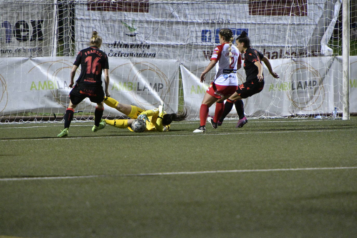 Fotos: La clase de la Real puede con la ilusión del Santa Teresa (0-4)