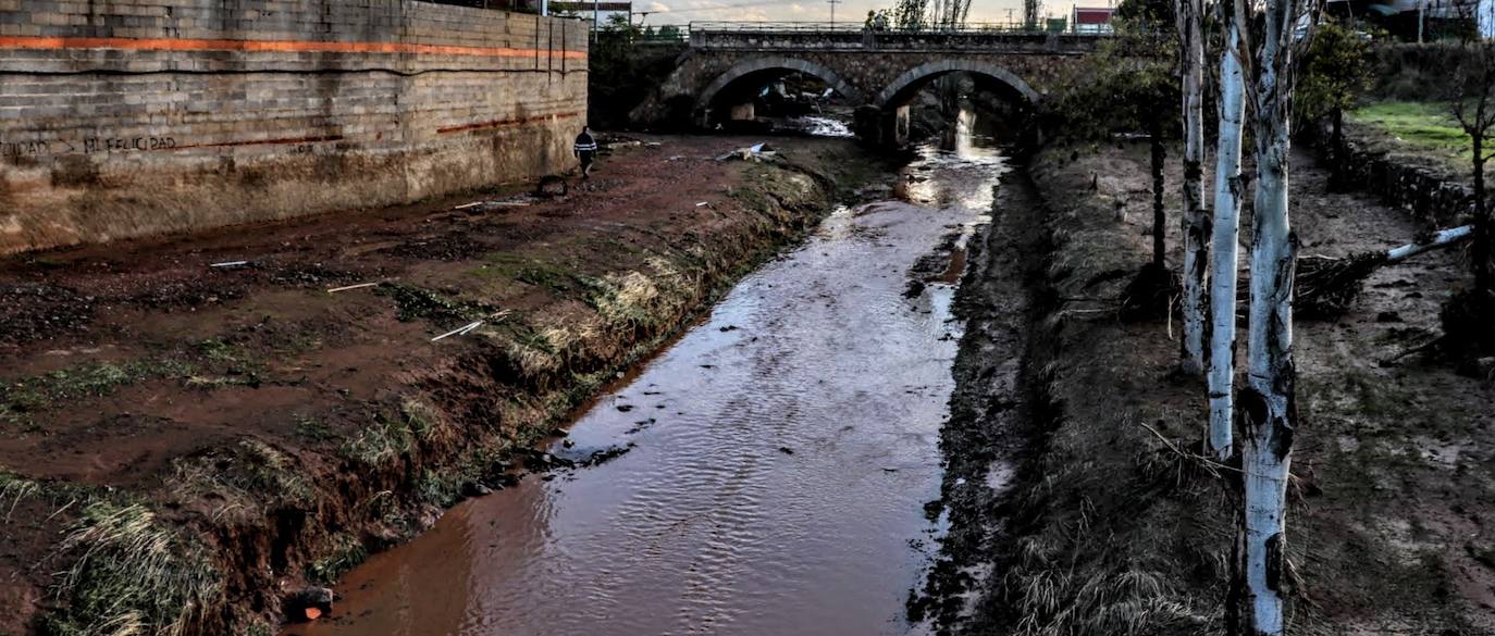 Desborde del arroyo de Valdemedel en Ribera del Fresno