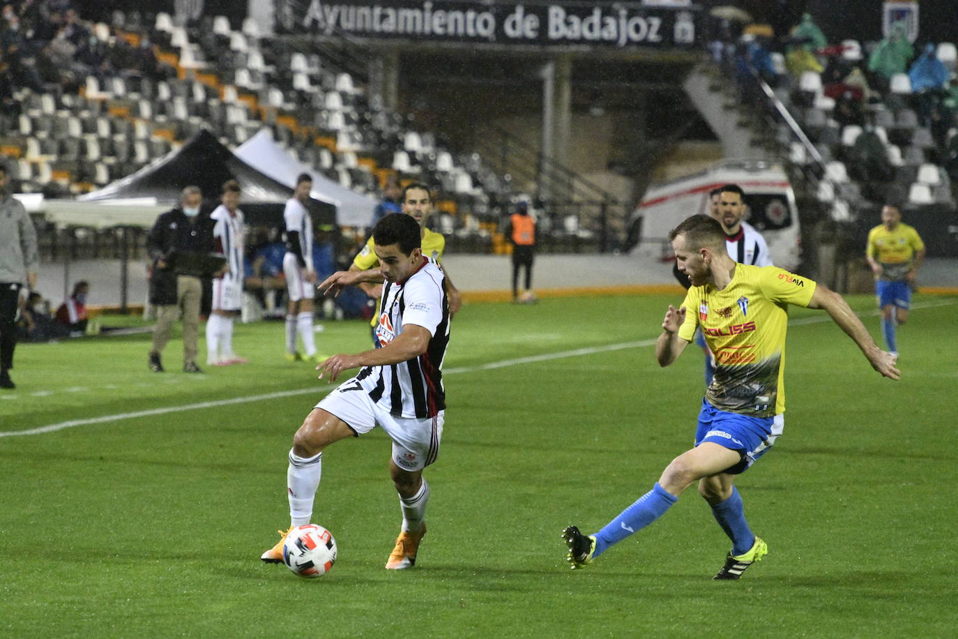 Fotos: Las imágenes del Badajoz-Villarrubia