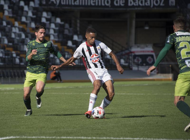 Fotos: El Badajoz presenta todas sus armas