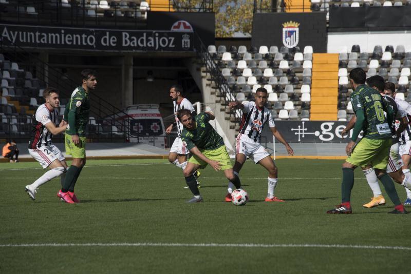 Fotos: El Badajoz presenta todas sus armas