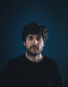 Imagen secundaria 2 - Dos fotogramas de la película y un retrato de Pablo Maqueda.