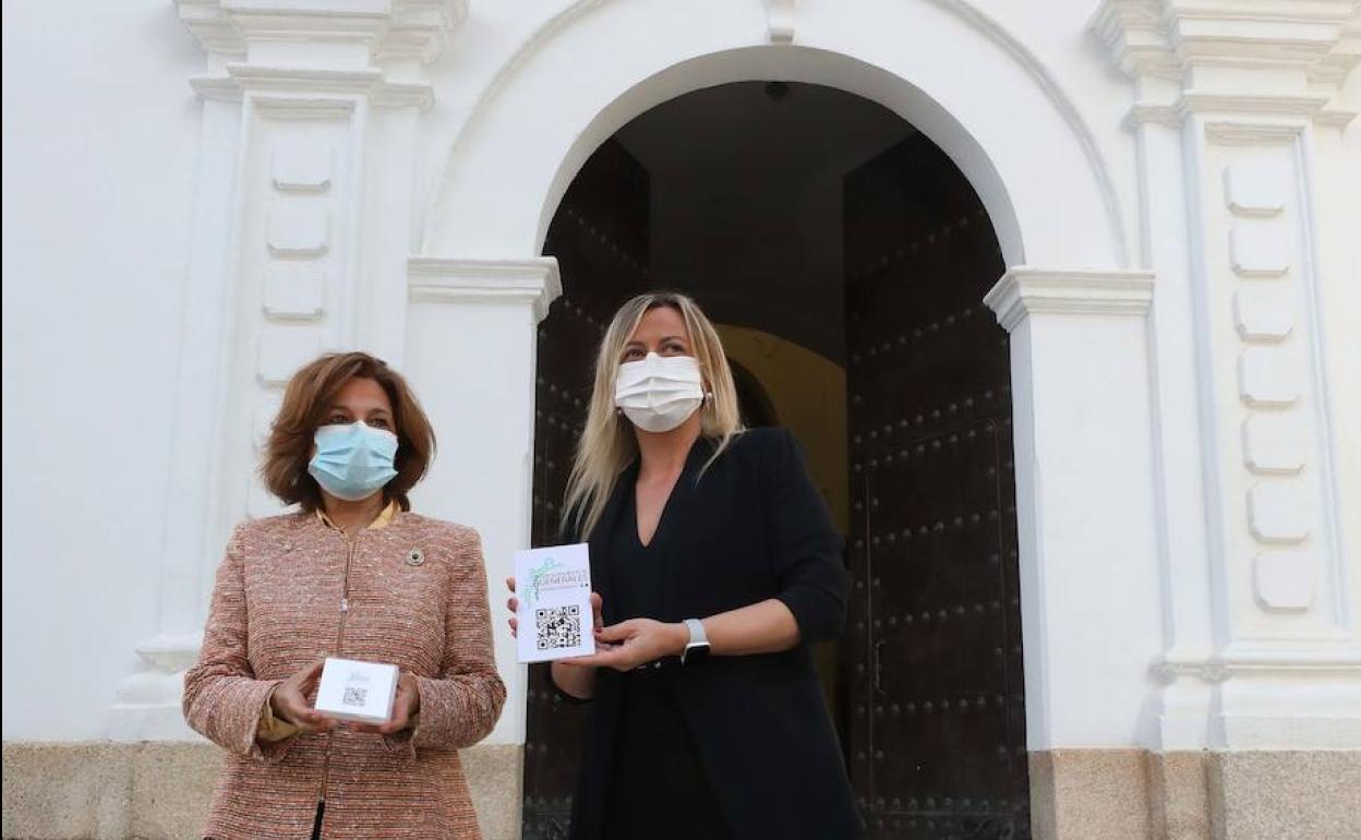 Blanco-Morales, vicepresidenta y consejera de Hacienda, y la presidenta de la Asamblea, Blanca Martín. 