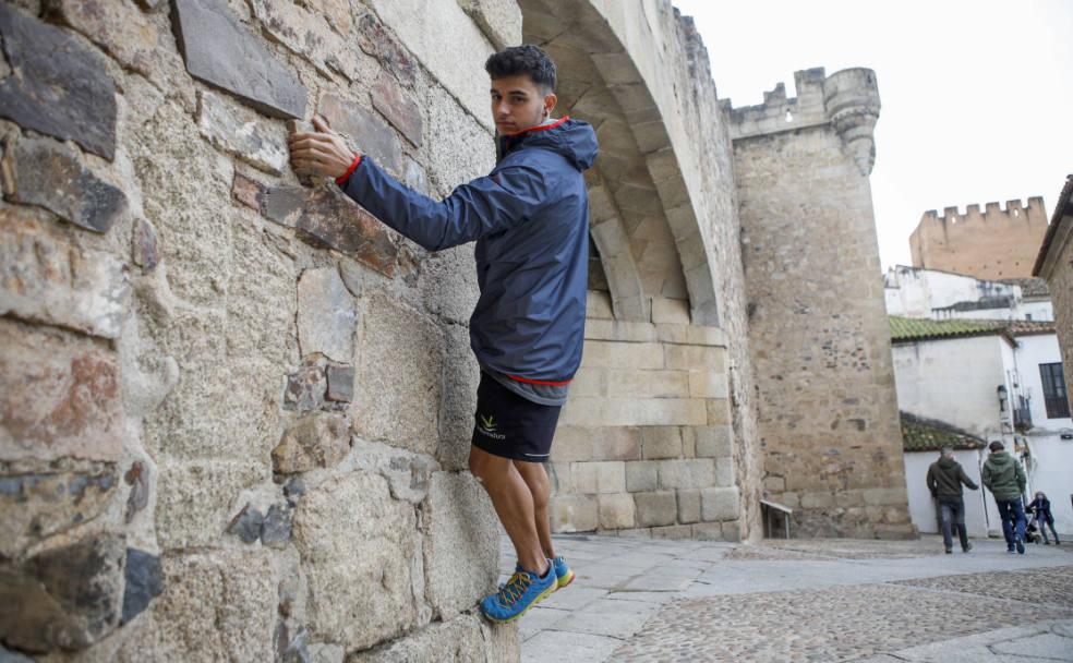 Alberto Ginés la semana pasada en el casco histórico de Cáceres.