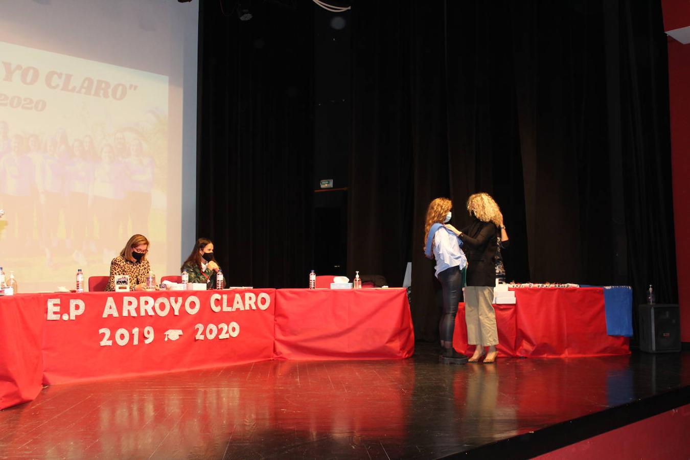 Los alumnos subieron de uno en uno al escenario