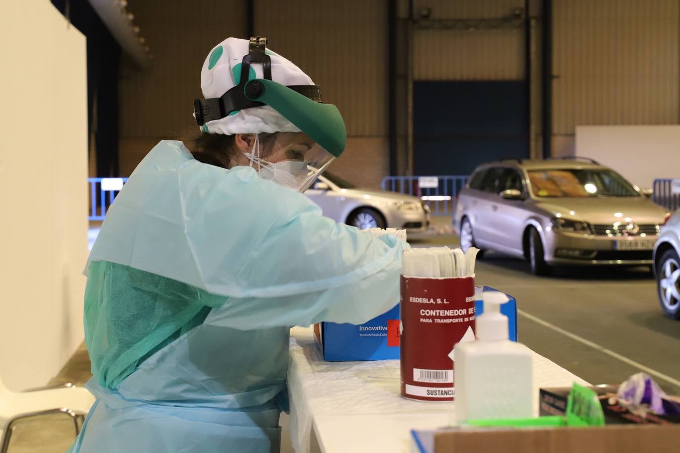 Las pruebas se realizan en el punto autocovid ubicado en uno de los pabellones de Feval