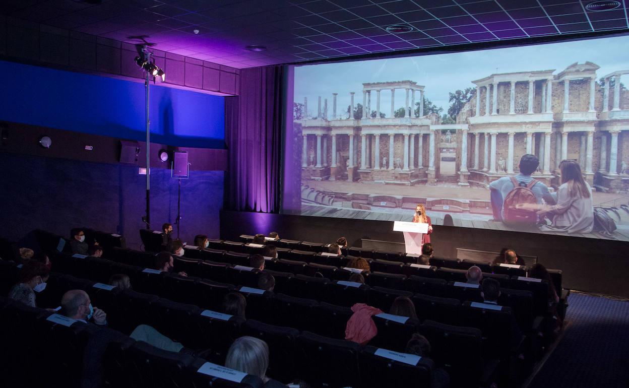 Presentación de la campaña en los cines Victoria de Mérida. 