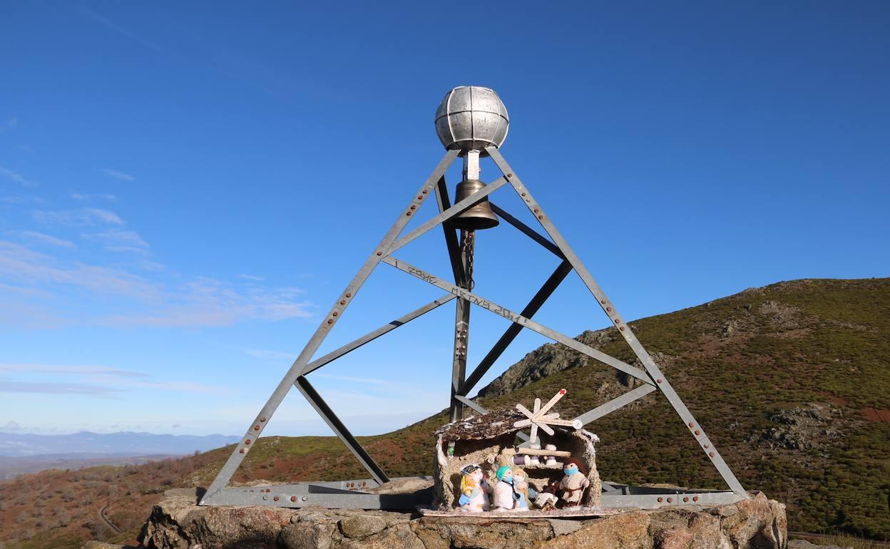 Belén en la cima del puerto de Honduras, entre los valles del Jerte y el Ambroz. 