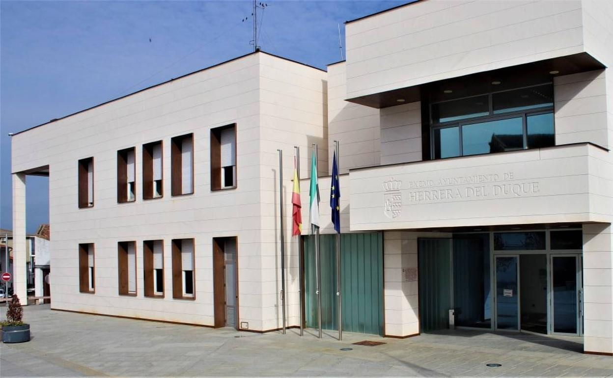 El Ayuntamiento de Herrera del Duque cierra la actividad municipal