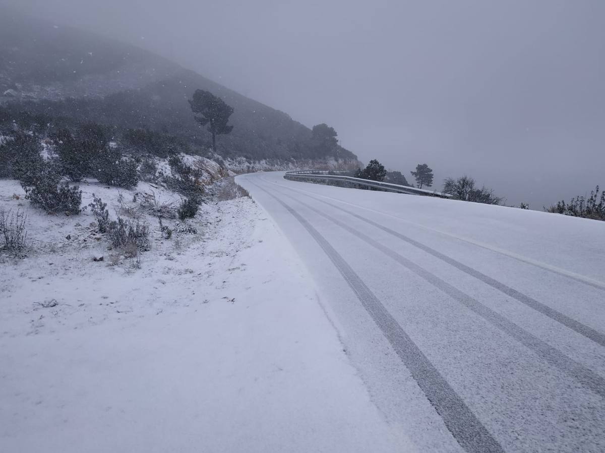 Nieve en Carretera Navezuela-Berzocana
