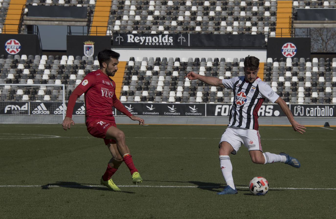 Fotos: Victoria del CD Badajoz ante el Socuéllamos