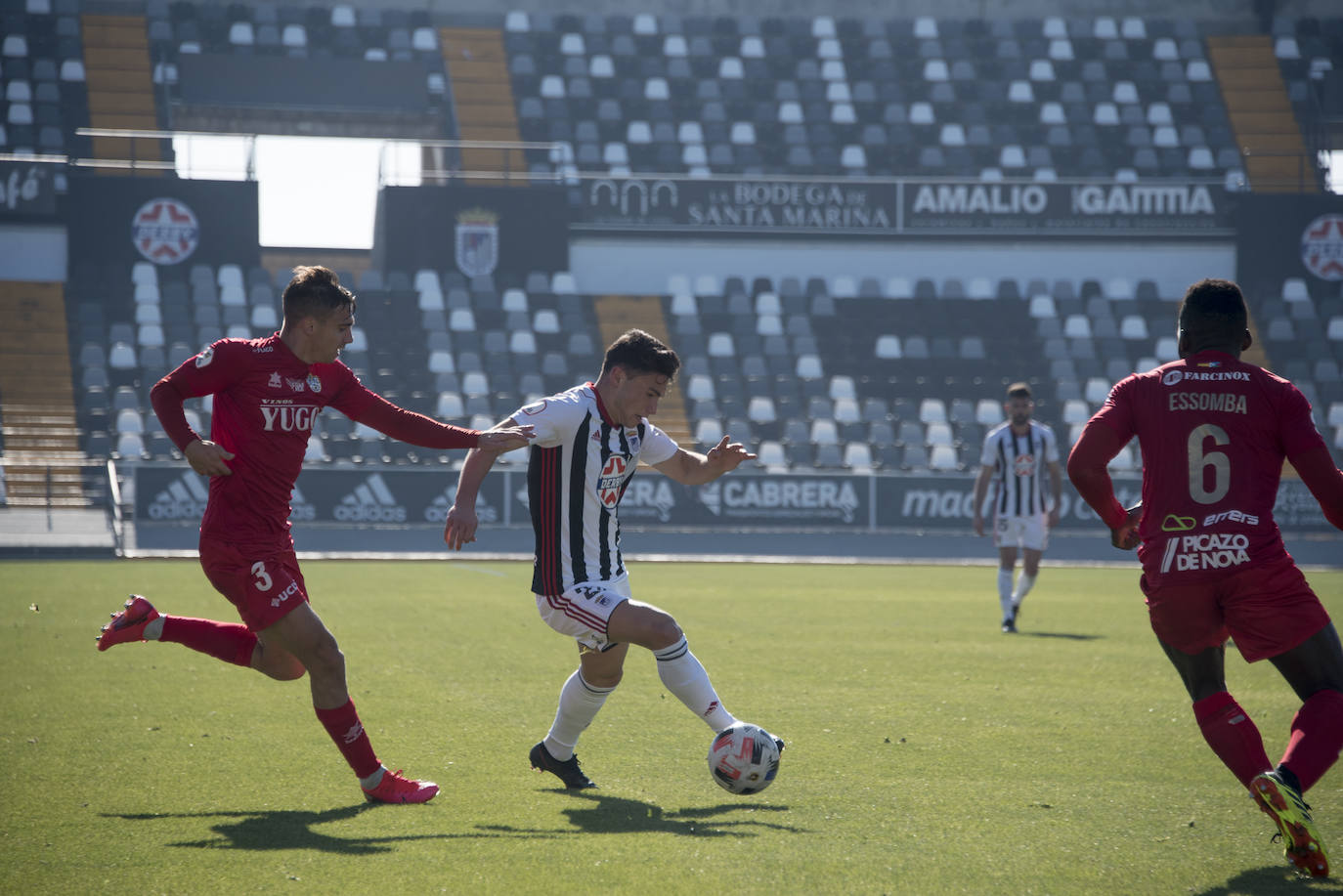 Fotos: Victoria del CD Badajoz ante el Socuéllamos