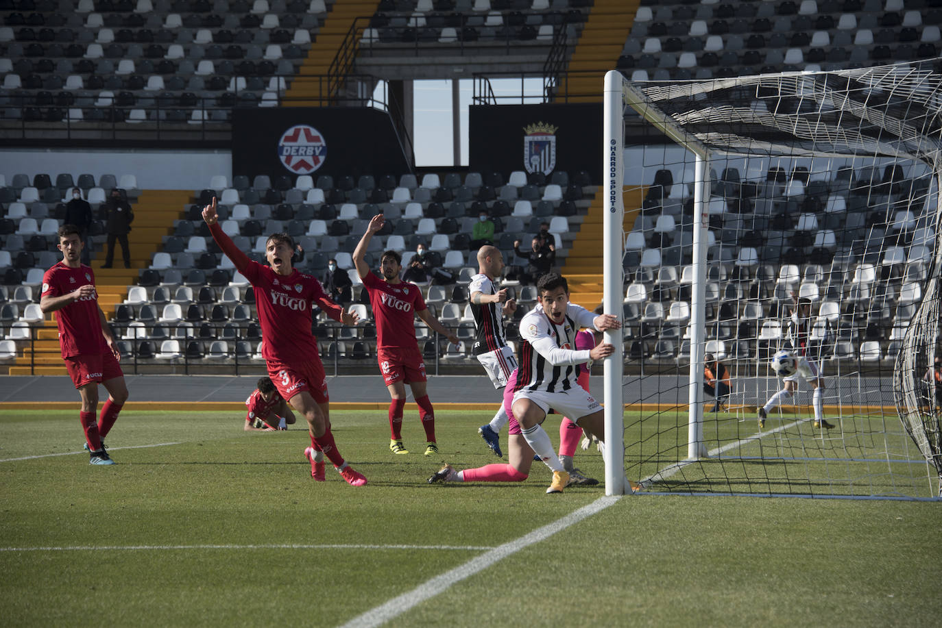 Fotos: Victoria del CD Badajoz ante el Socuéllamos