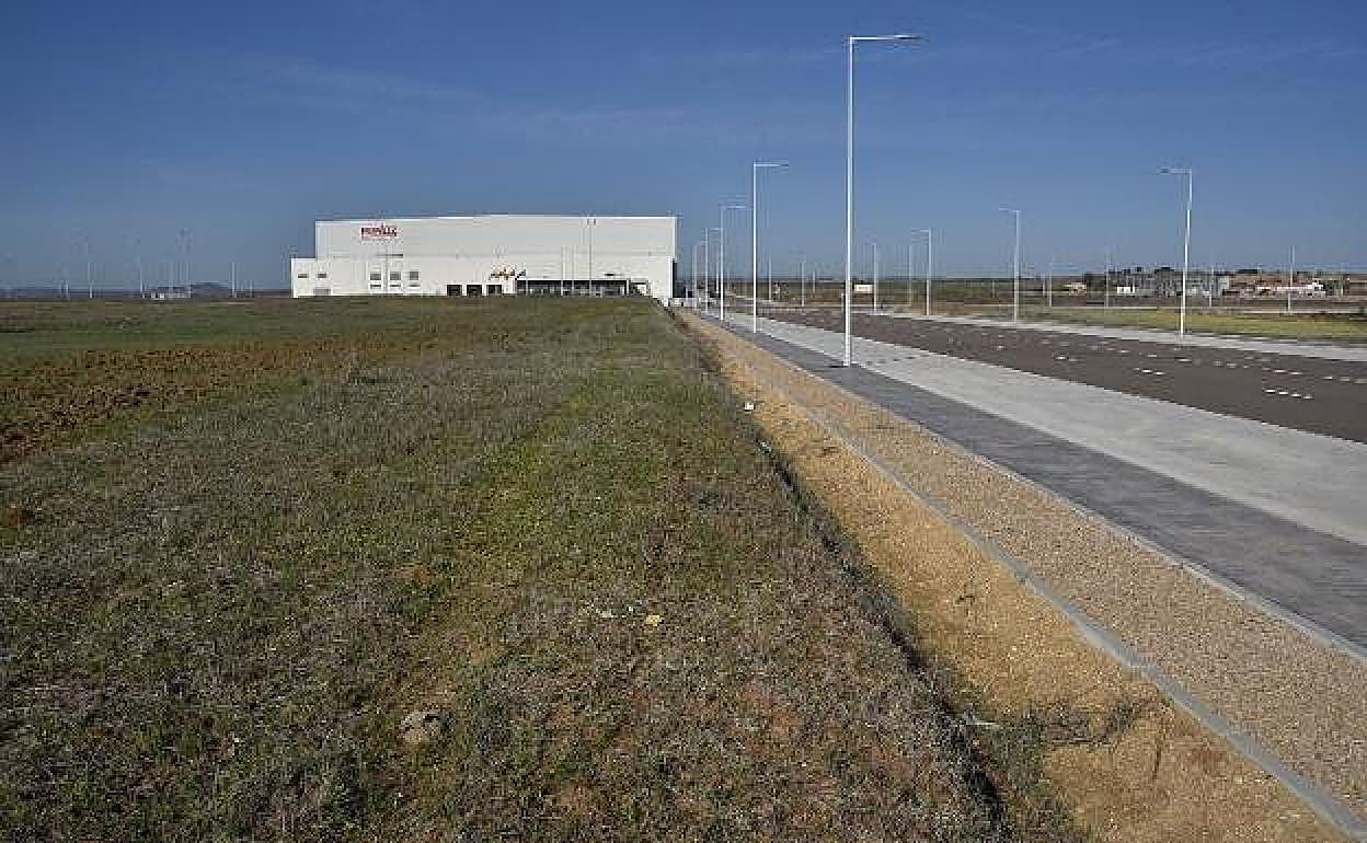 La Junta reordena las parcelas de la plataforma logística de Badajoz que requiere Amazon