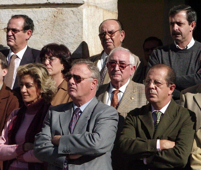 Concentración ante el Ayuntamiento contra ETA el 17.10.2000 