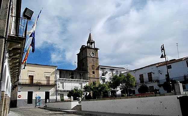 La torre del reloj de Ceclavín, que fue prisión municipal. 