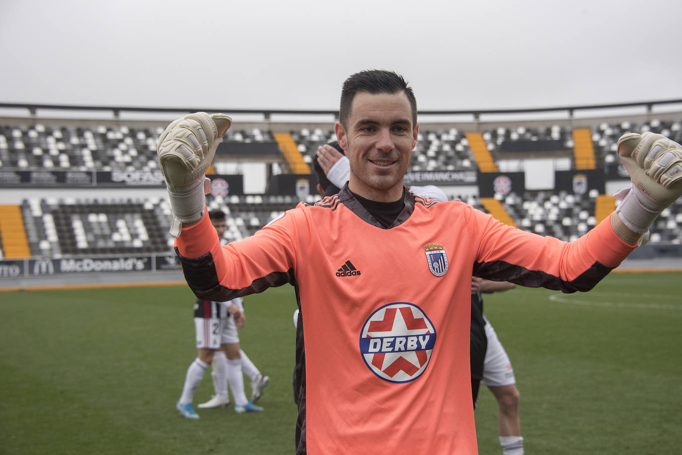 Fotos: El Badajoz se impone al Extremadura en un derbi trepidante (2-1)