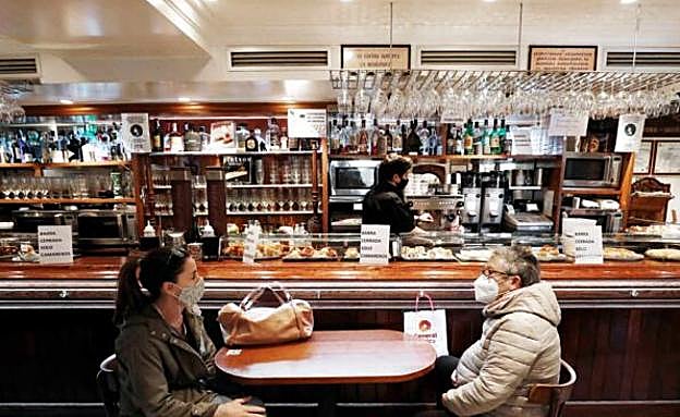 La justicia abre la puerta a que la hostelería española funcione en plena pandemia