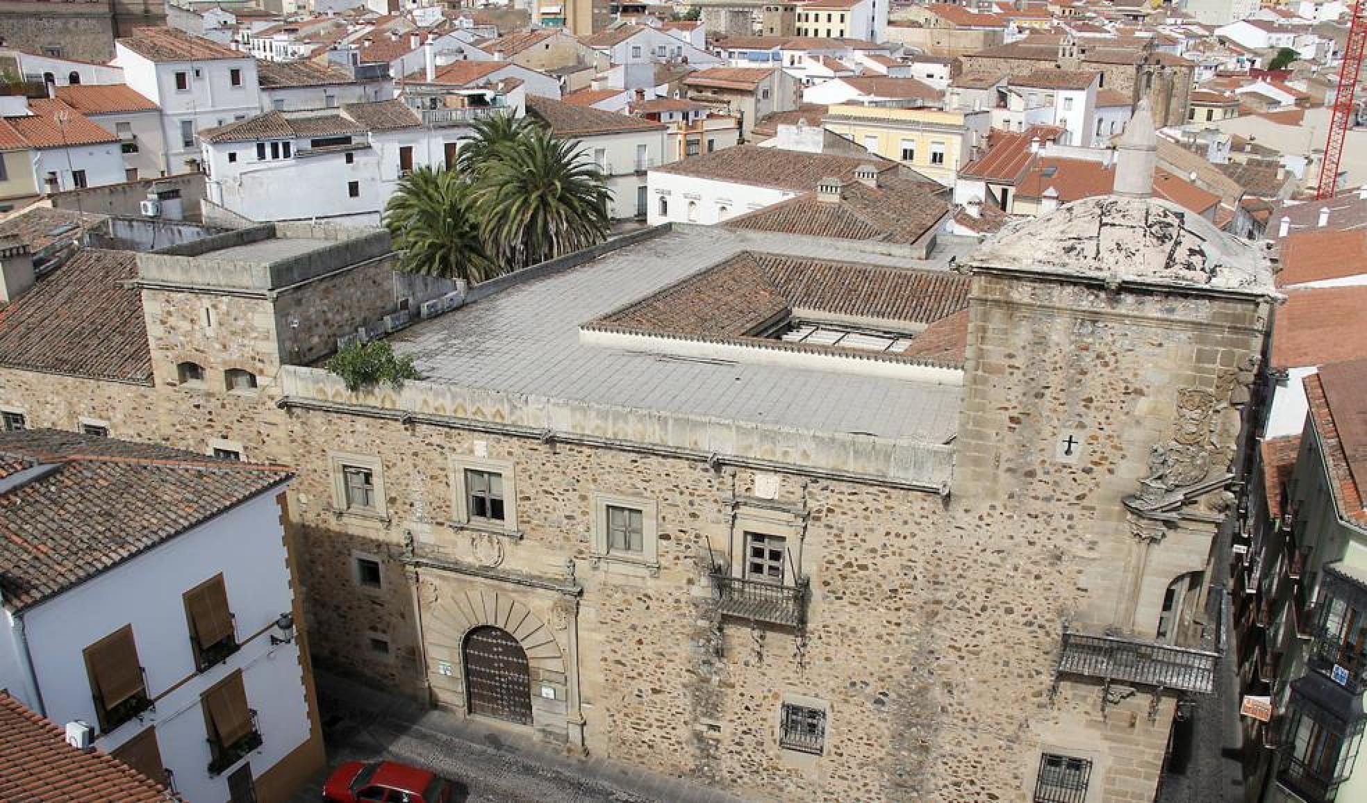 Godoy edificó su palacio a partir de las casa donde vivía. 