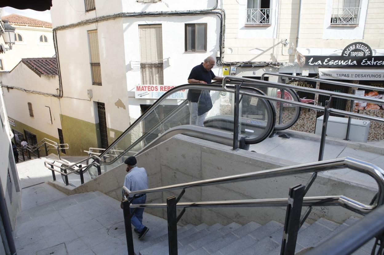 La calle Alzapiernas tras la reforma a la que fue sometida. 