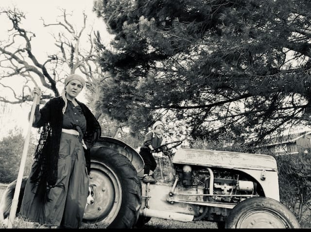 Fotos: Las vecinas de Valencia del Ventoso vuelven al pasado en homenaje a la mujer rural