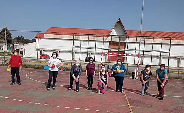 Grupo de participantes en las actividades deportivas
