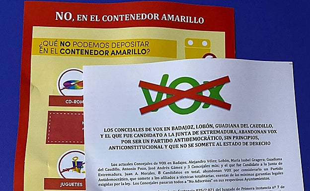 Estos son los dos folletos, el de Limpieza y el enviado por los exconcejales de Vox. 