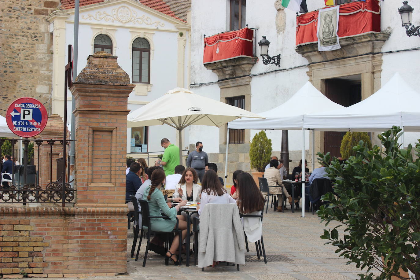 Ambiente y vigilancia del Domingo de Milagros en el Paseo de la Constitución