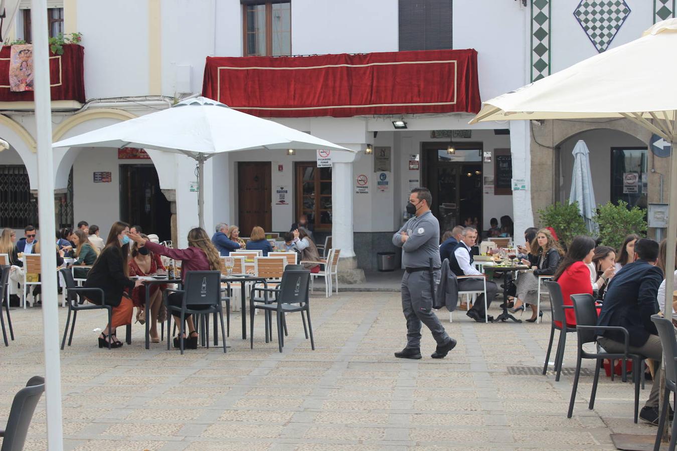 Vigilancia durante el Domingo de Milagros en el Paseo de la Constitución