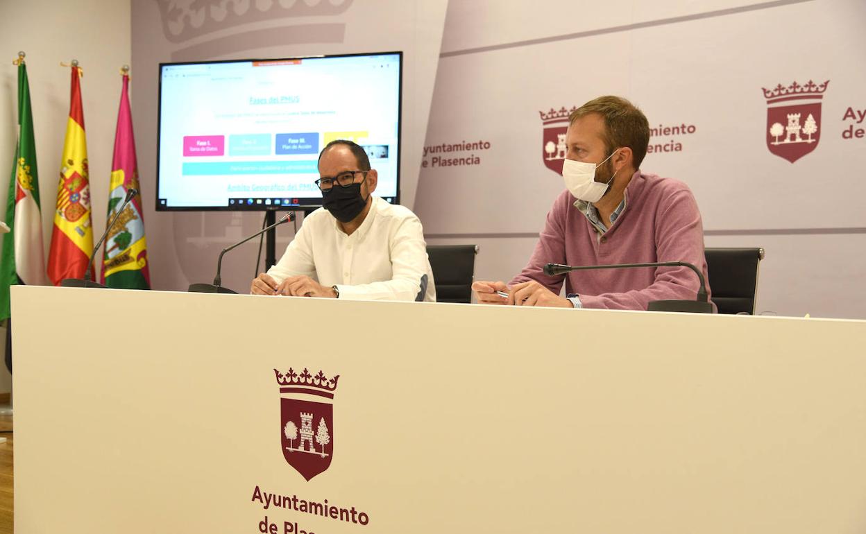 Sergio Lopez y Jose Antonio Hernandez, en la presentacion del plan de movilidad.