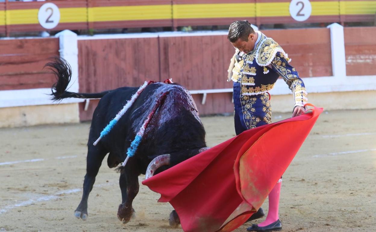 Natural de Manzanares al segundo de latarde, al que cortó una oreja. 