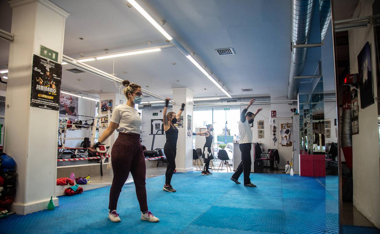 Usuarios de un gimnasio en Extremadura. 