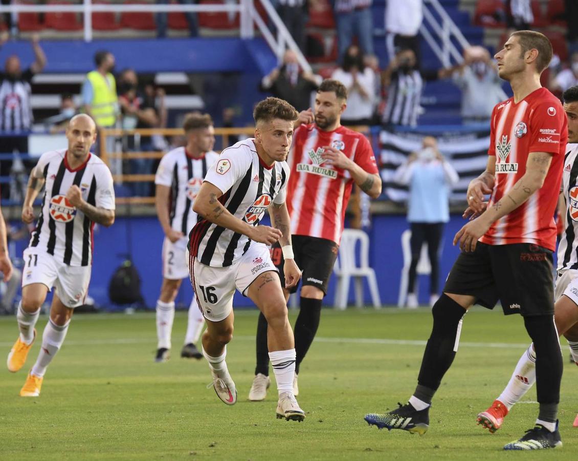 Fotos: Las mejores imágenes del CD Badajoz - Zamora