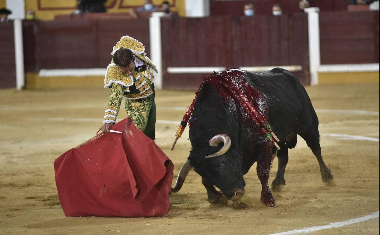 Antonio Ferrera se encerró en octubre con seis toros en el coso de Pardaleras.