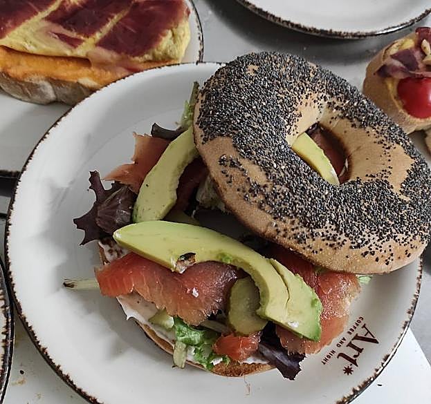 Bagel de aguacate.