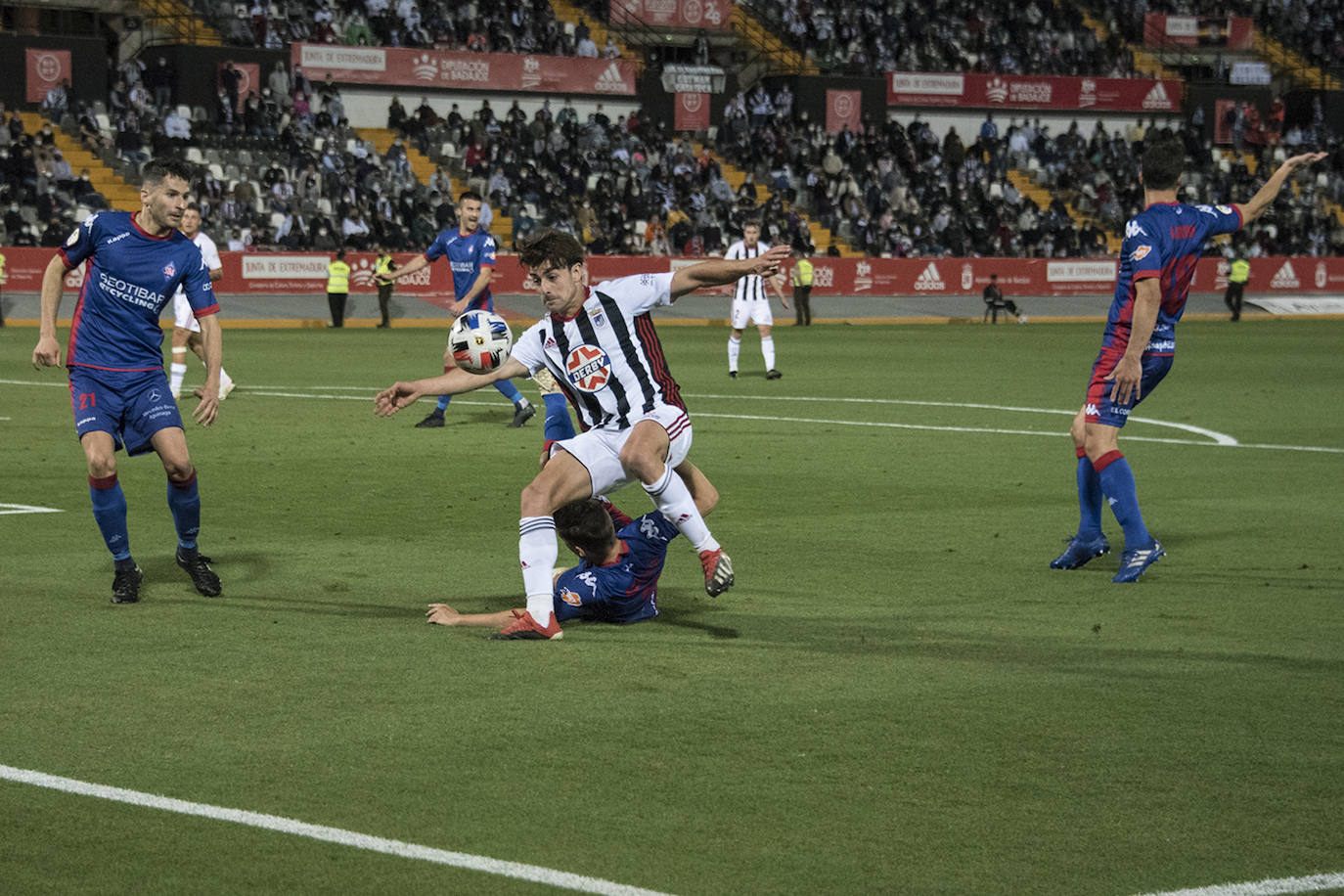 Fotos: Las mejores imágenes del Badajoz - Amorebieta