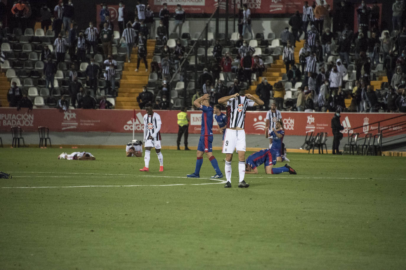 Fotos: Las mejores imágenes del Badajoz - Amorebieta