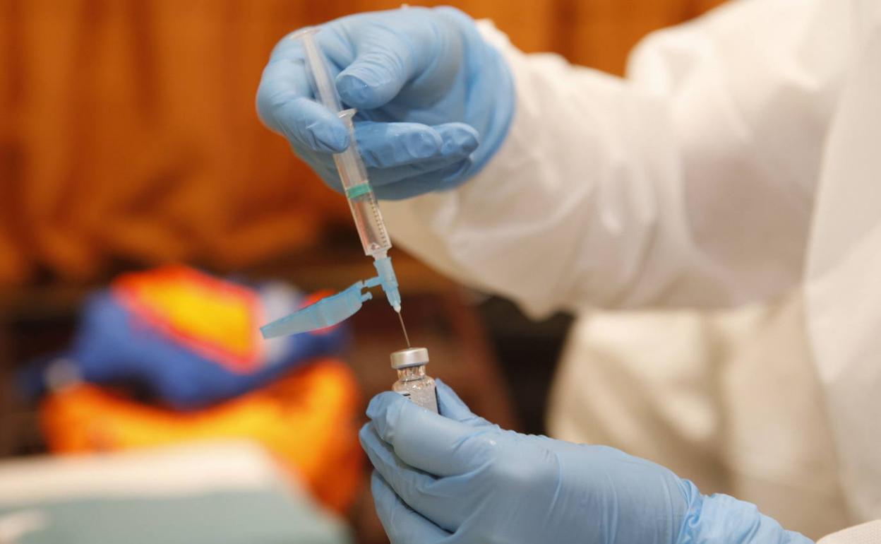 Vacunas Covid: Extremadura recibirá 45.000 dosis, pero ninguna de AstraZeneca y Janssen