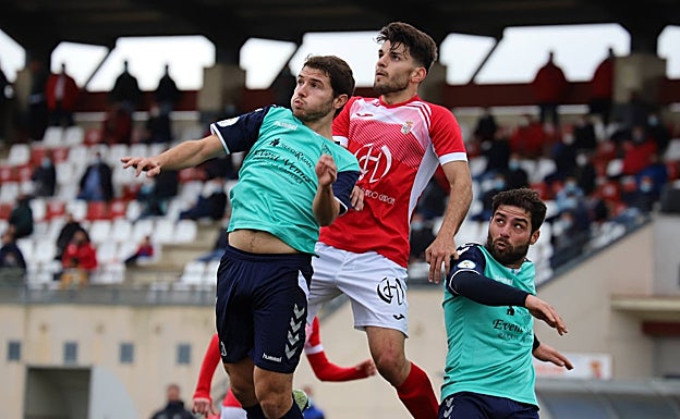 Lance del juego del Campanario-Racing Valverdeño. 