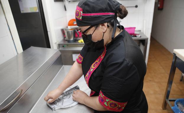 Imagen principal - Doña Loren, tacos genuinos en mitad de Cáceres