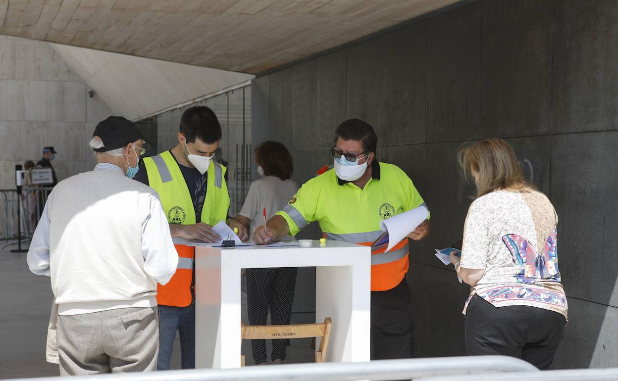 Vacunación a mayores de 60 años en el área de Cáceres. 