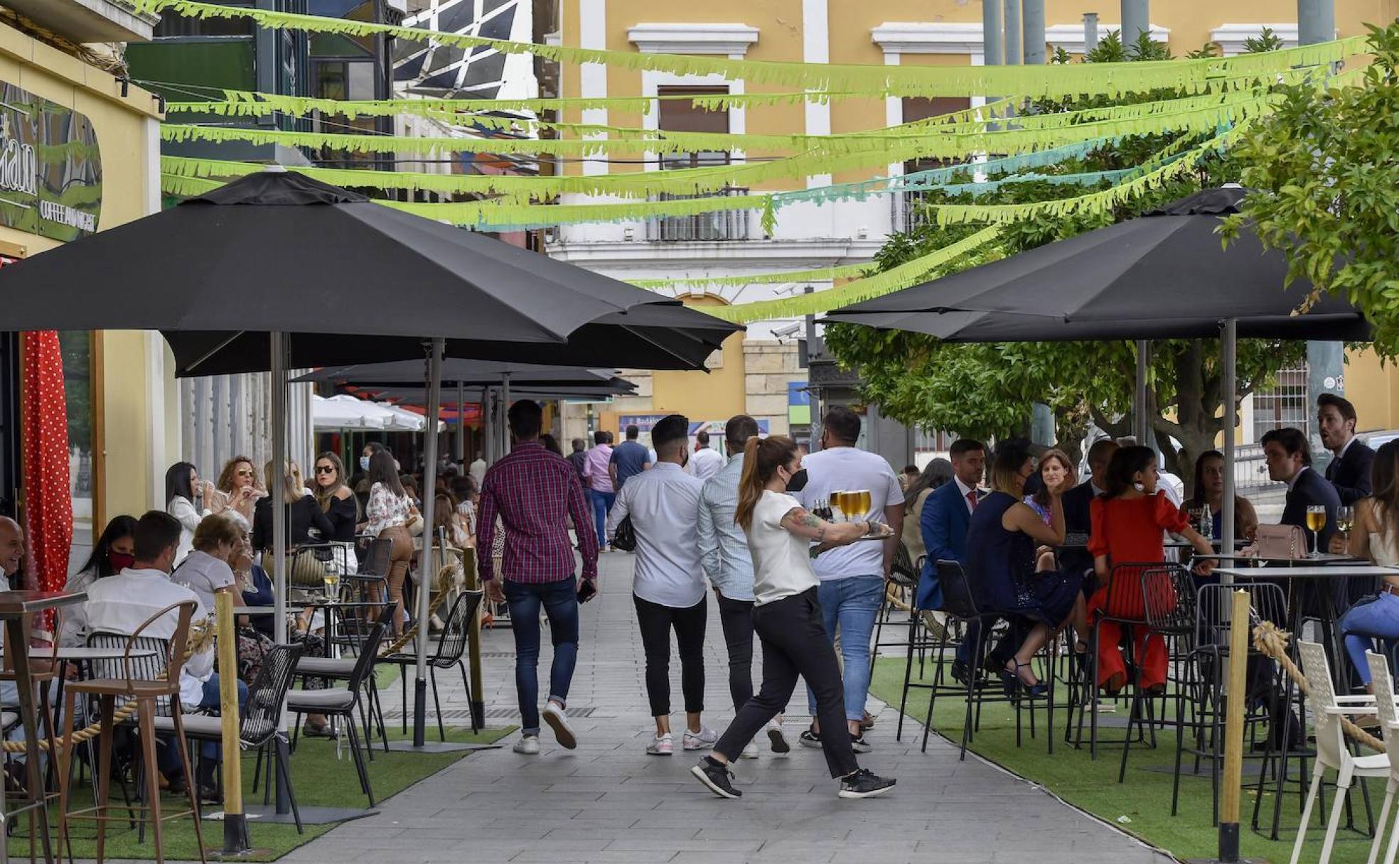 La Plaza de España fue uno de los lugares más concurridos ayer, durante el primer día de feria. 