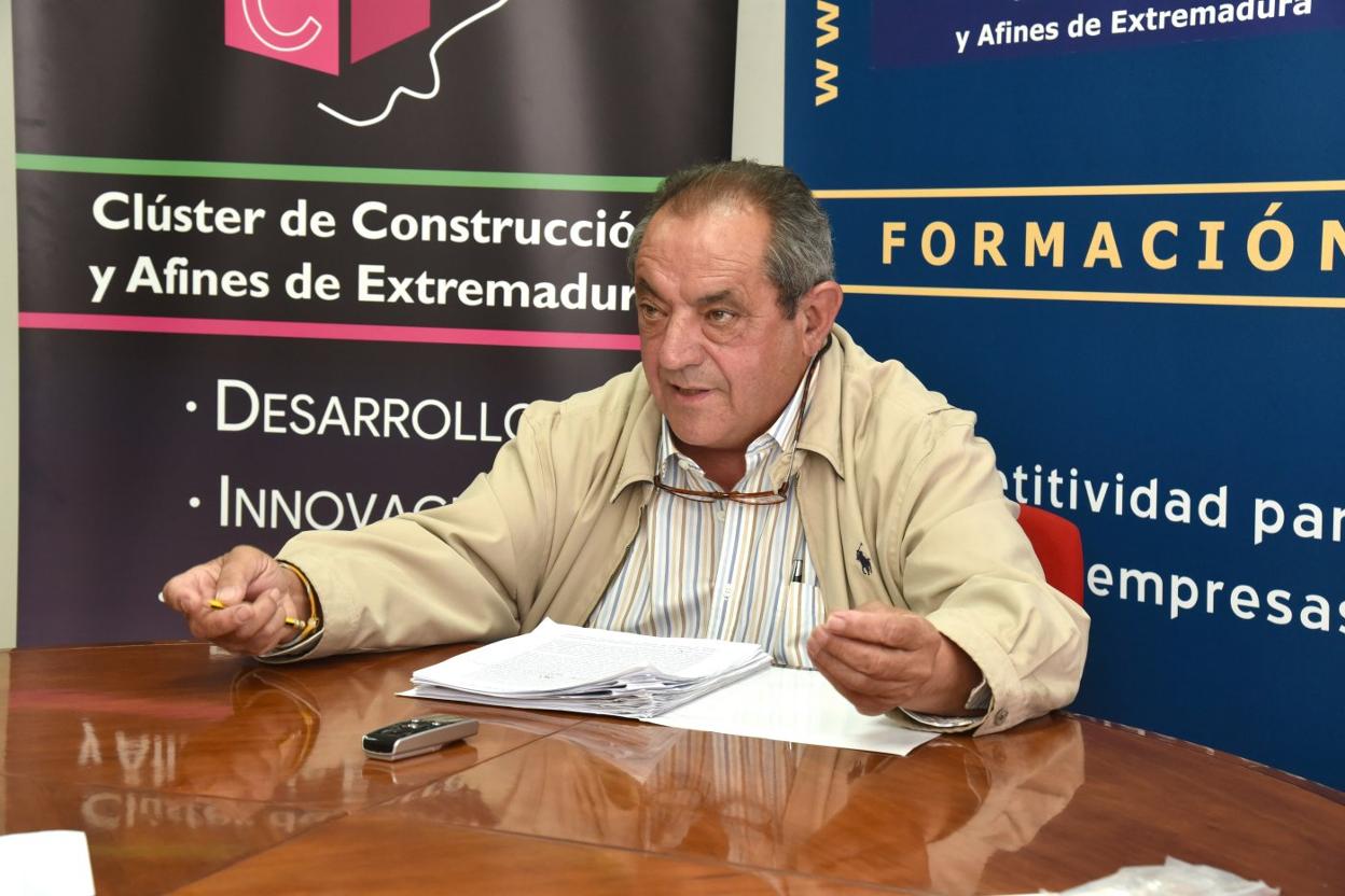 Juan Manzano, durante la entrevista en la sede de Pymecon. 