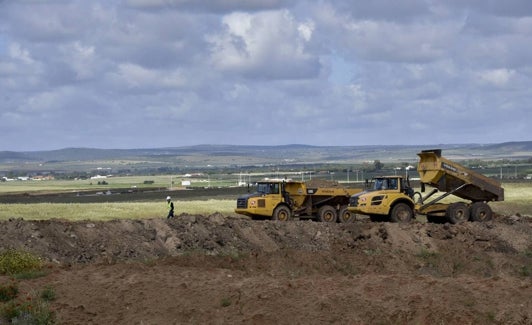 Obras en la plataforma logística de Badajoz.