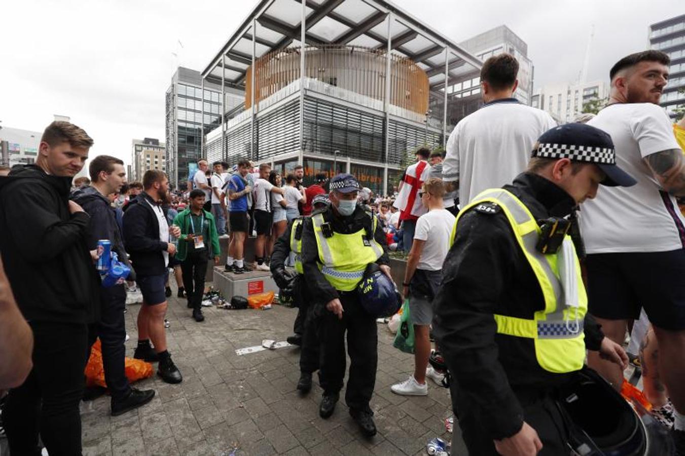 Fotos: Las imágenes de los incidentes en Wembley antes de la final