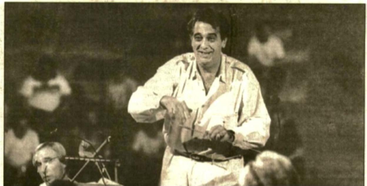 Plácido Domingo en julio de 1991 en el Teatro Romano de Mérida. 