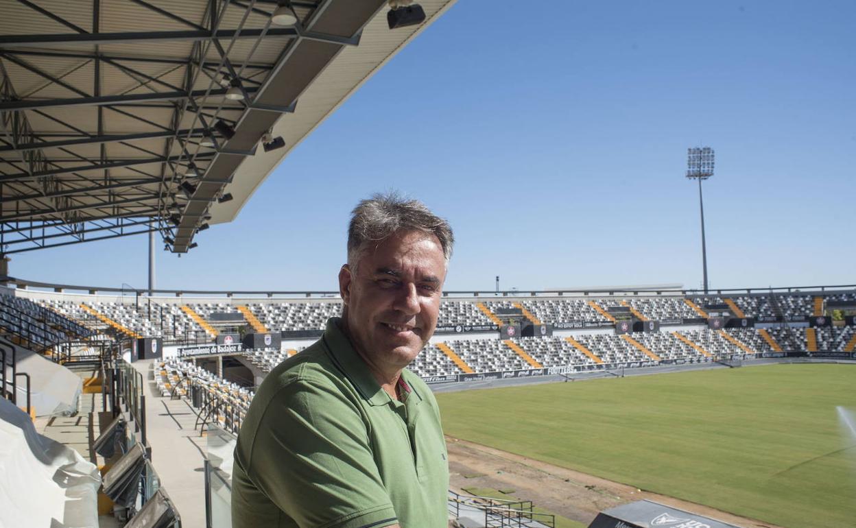 Joaquín Parra en el estadio Nuevo Vivero. 