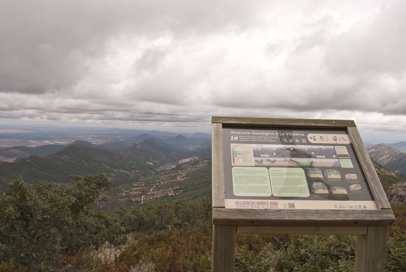 Vistas desde el kilómetro 10. Este punto regala una de las mejores panorámicas del geoparque.