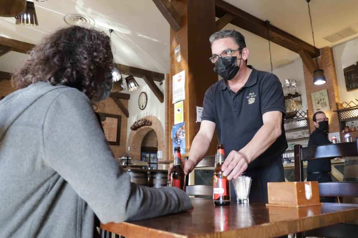 Hostelería y comercio tendrán que reducir aforos. 