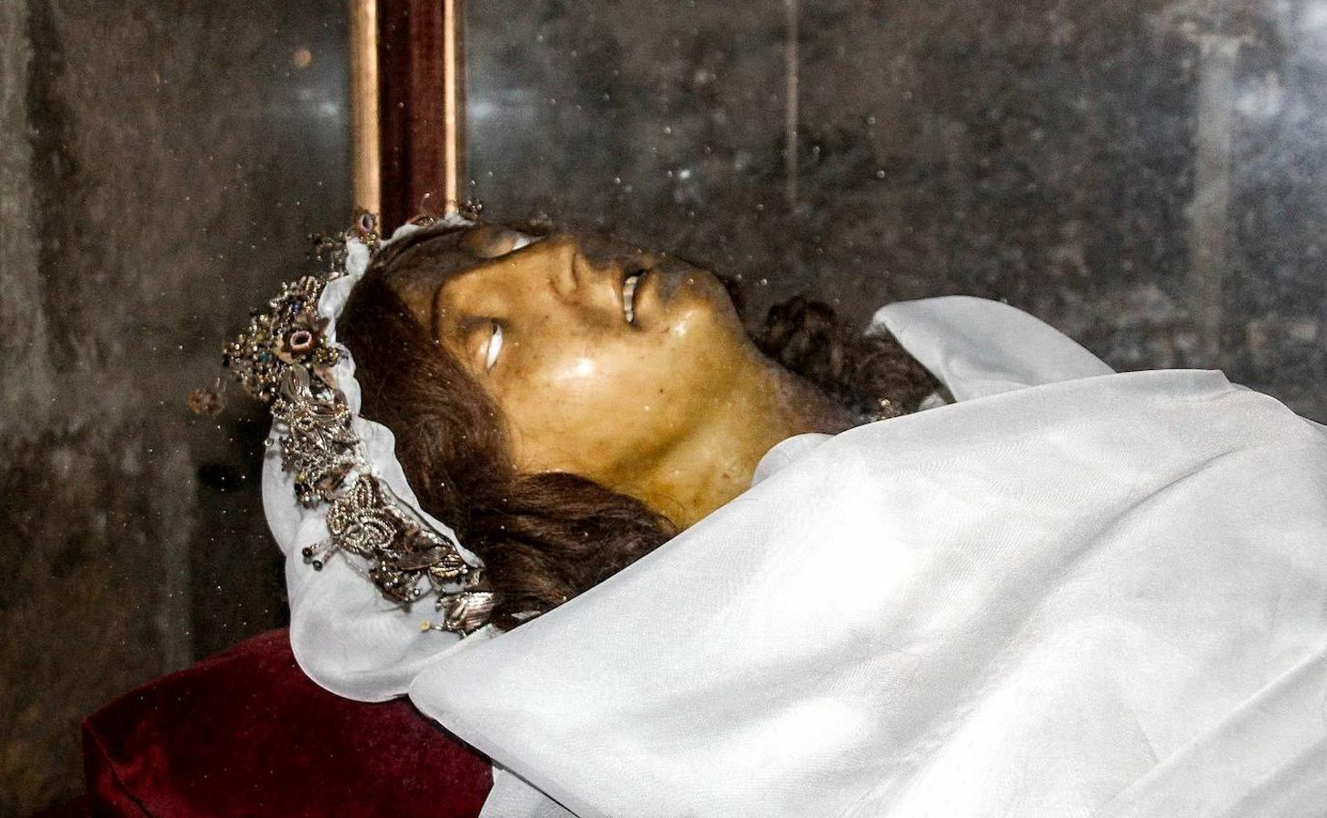 Reliquias incorruptas de Santa Victoria, en la cripta de la catedral de Cádiz